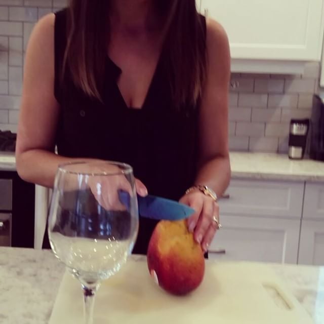 Use A Wine Glass To Easily Peel A Mango 13 Insanely Awesome