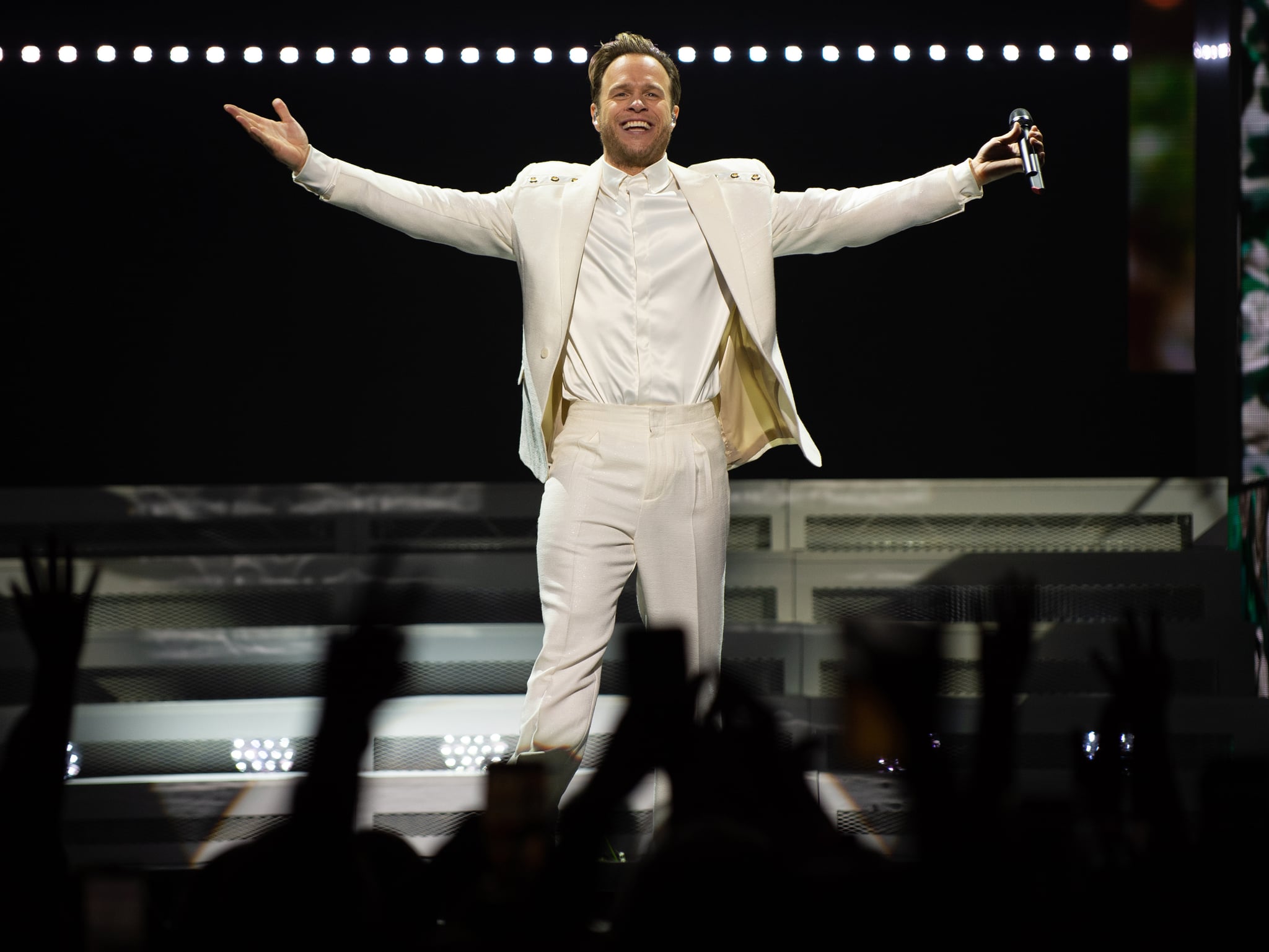 BOURNEMOUTH, ENGLAND - MAY 01:  Olly Murs performs on Stage at BIC Bournemouth on May 01, 2023 in Bournemouth, England. (Photo by Mark Holloway/Redferns)