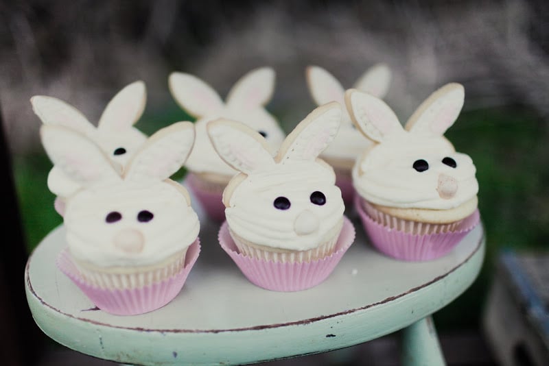 Bunny-inspired cupcakes made for the perfect Easter treat.
Source: Kaylee Eylander Photography via Jenny Cookies