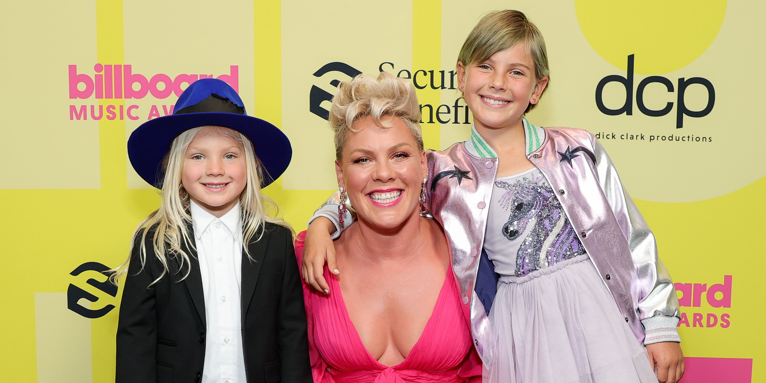 Pink's Daughter Willow, 12, Debuts New Buzzcut on Mom's Australia Tour