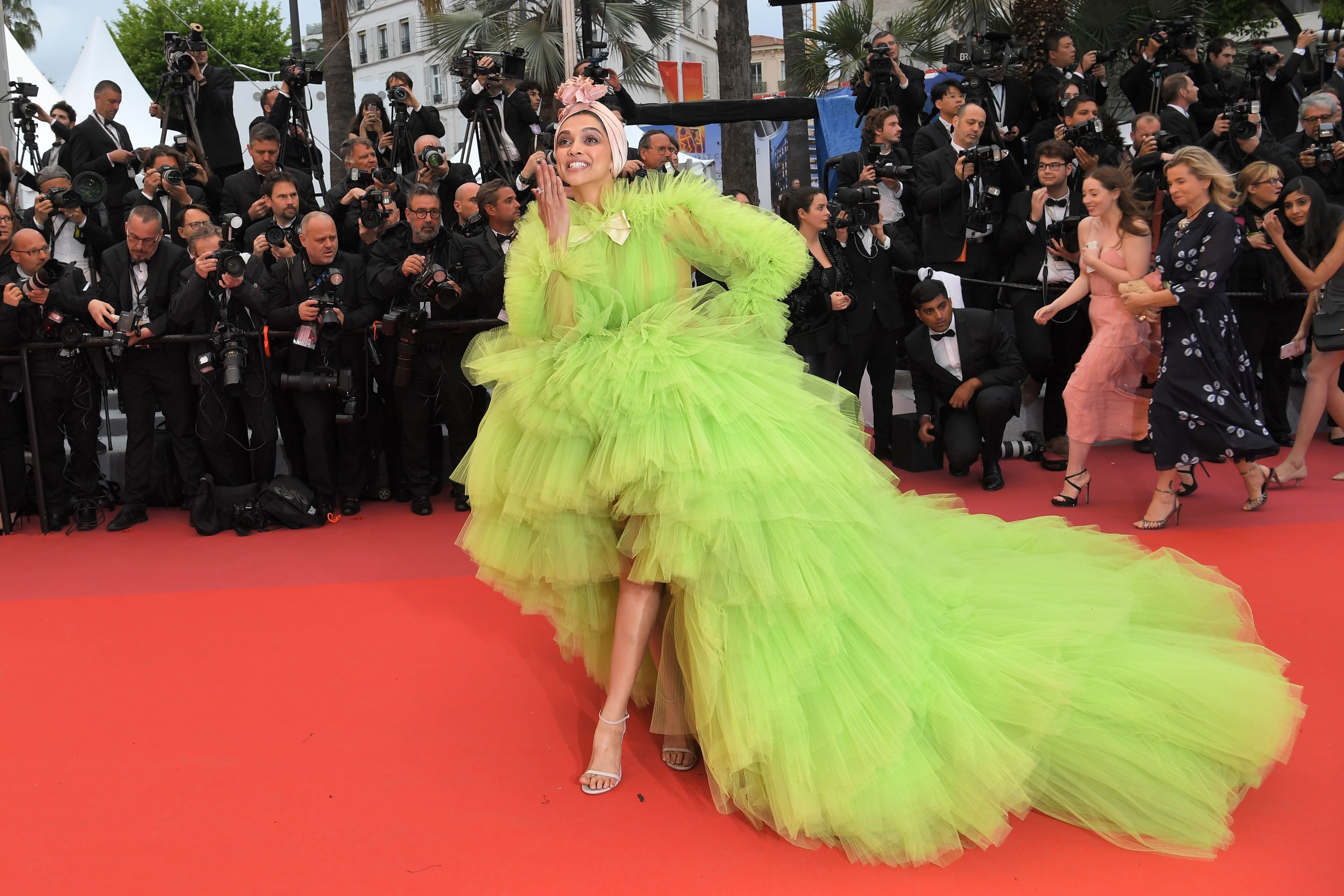 deepika padukone green dress cannes Athletic Fit Stretch Suit Pants main image 0