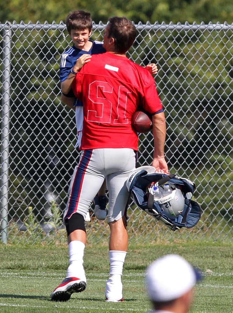 Tom Brady and Kids at Football Practice Aug. 2015 | Pictures