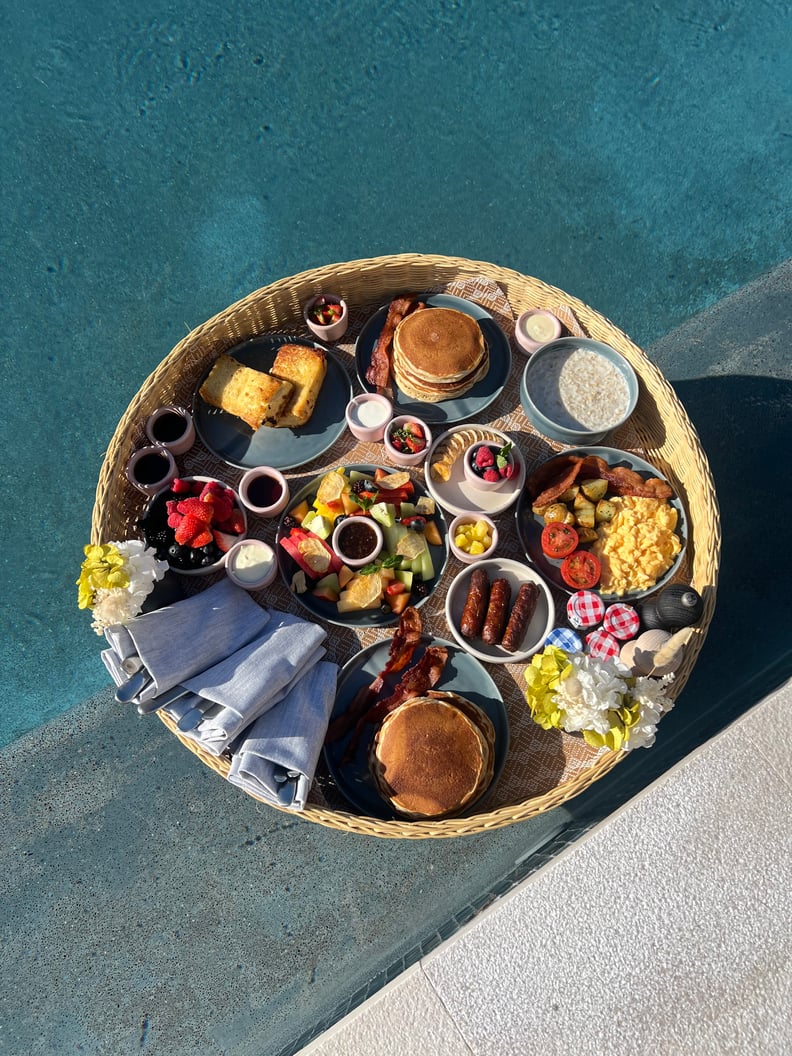 floating breakfast