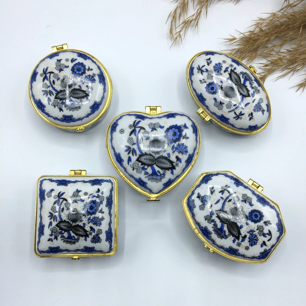 Adult Party Favors: Porcelain Boxes