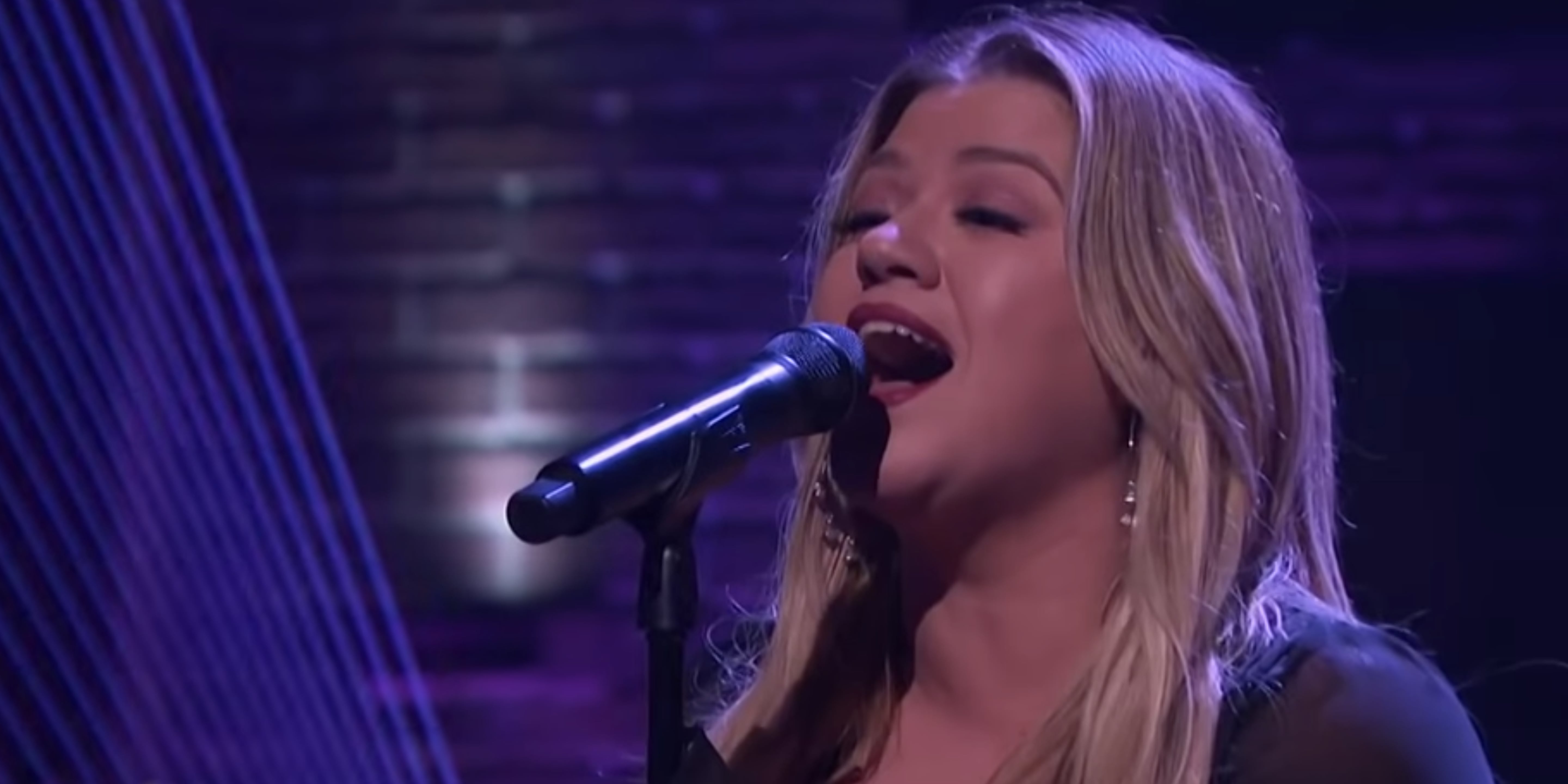 Watch Kelly Clarkson Cover Justin Bieber's "Sorry" POPSUGAR Entertainment