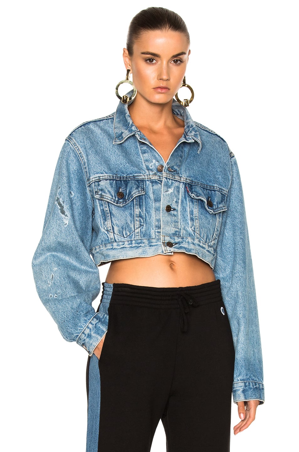 Gigi Hadid s Cropped Denim Jacket POPSUGAR Fashion