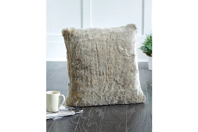Raegan Pillow
