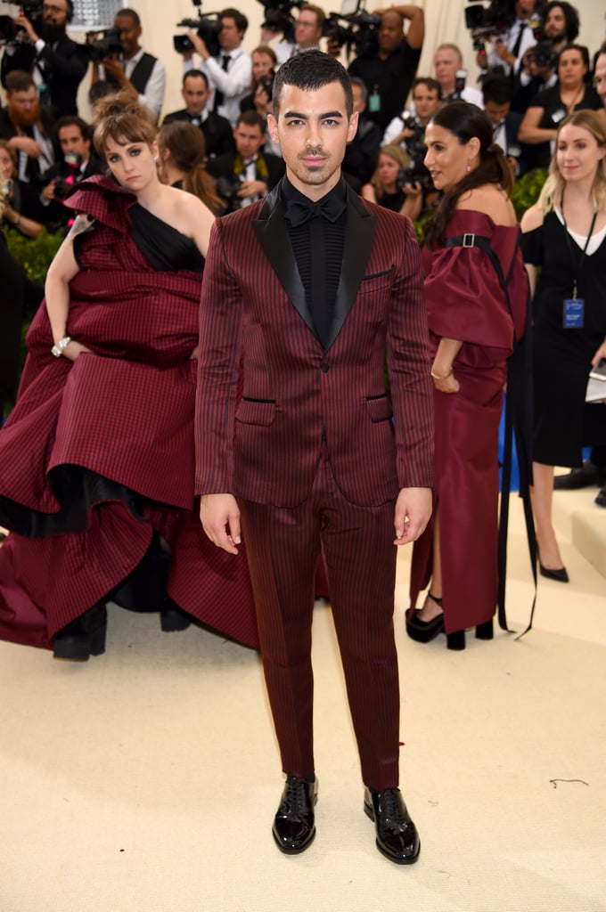 Lena Dunham Tweet About Joe Jonas at the 2017 Met Gala | POPSUGAR Celebrity