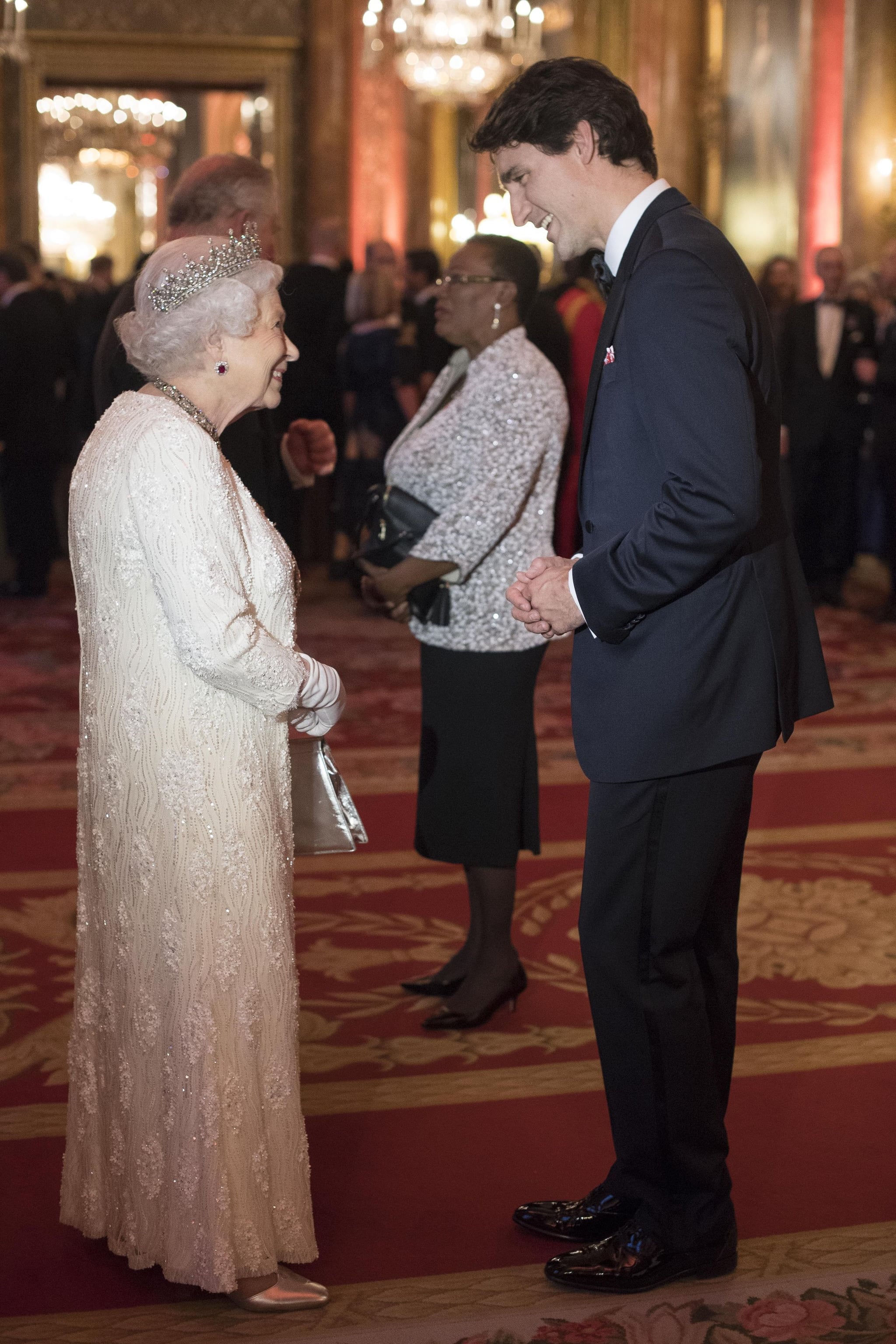 Justin Trudeau And Queen Elizabeth Looks Like Queen Elizabeth Ii Loves Justin Trudeau As Much As We All Do Popsugar Celebrity Photo 4