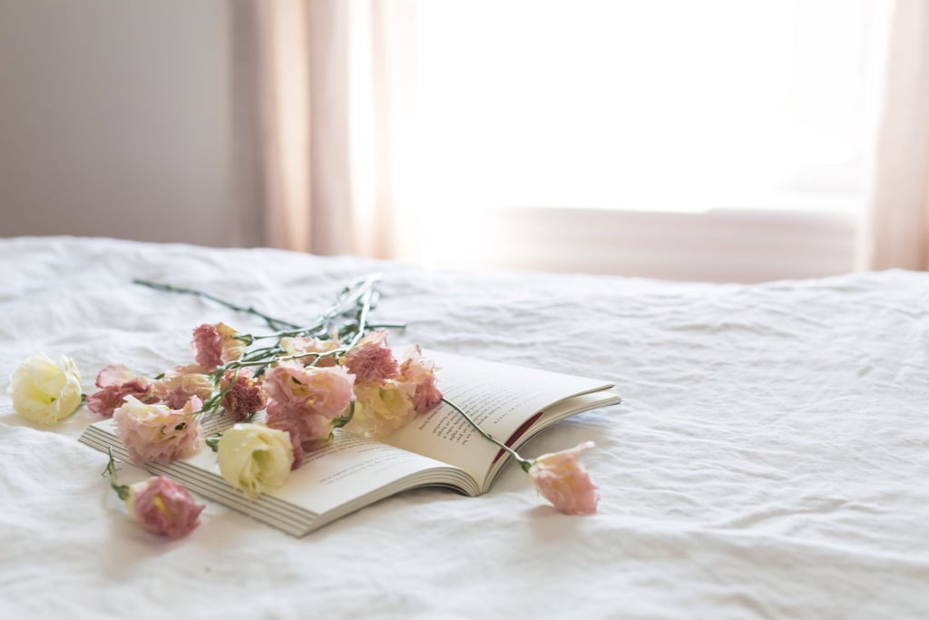 How to Incorporate Flowers Into Your Bedroom Decor
