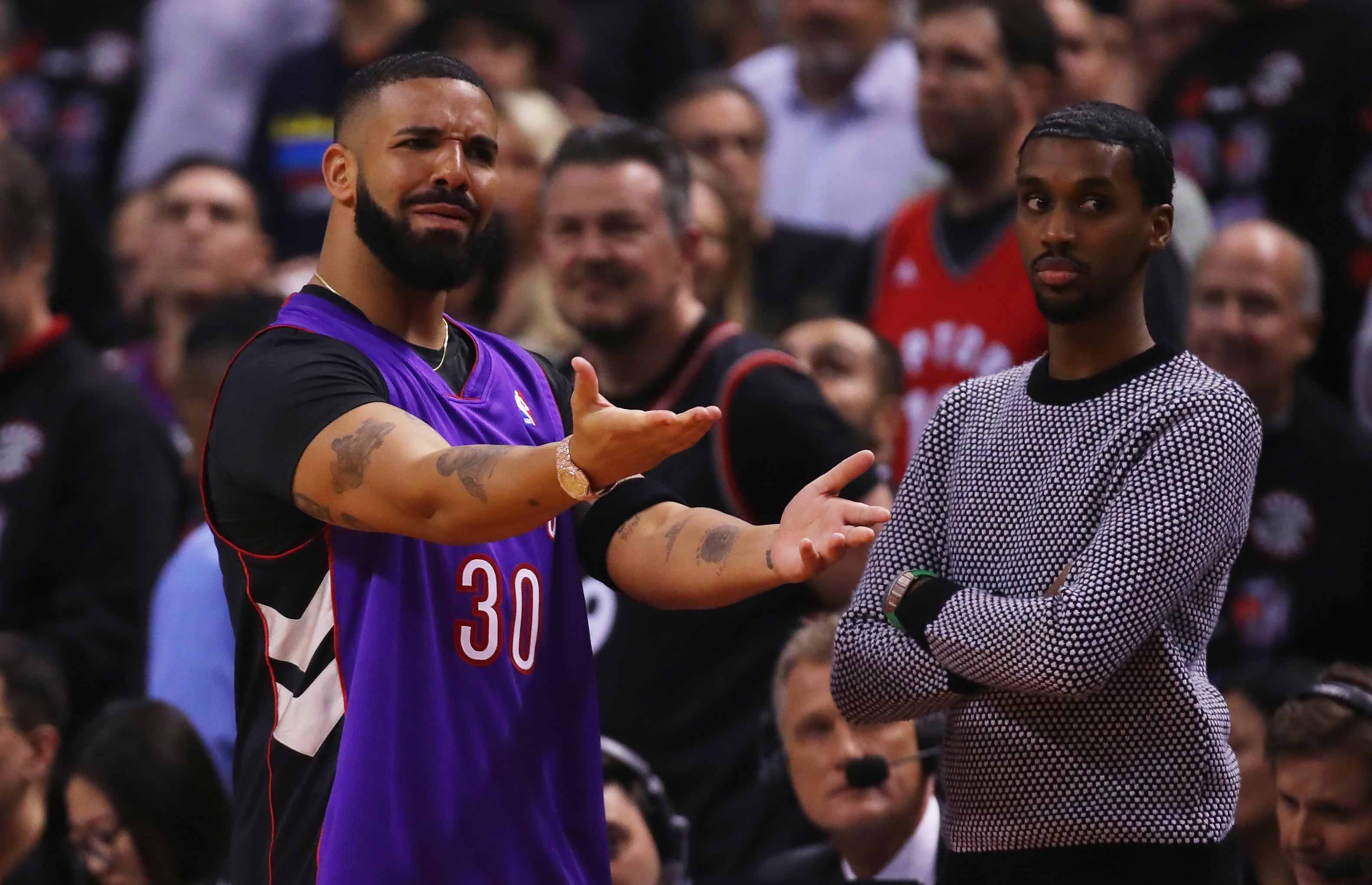 Drake wears vintage Toronto Raptors jersey of Steph Curry's father