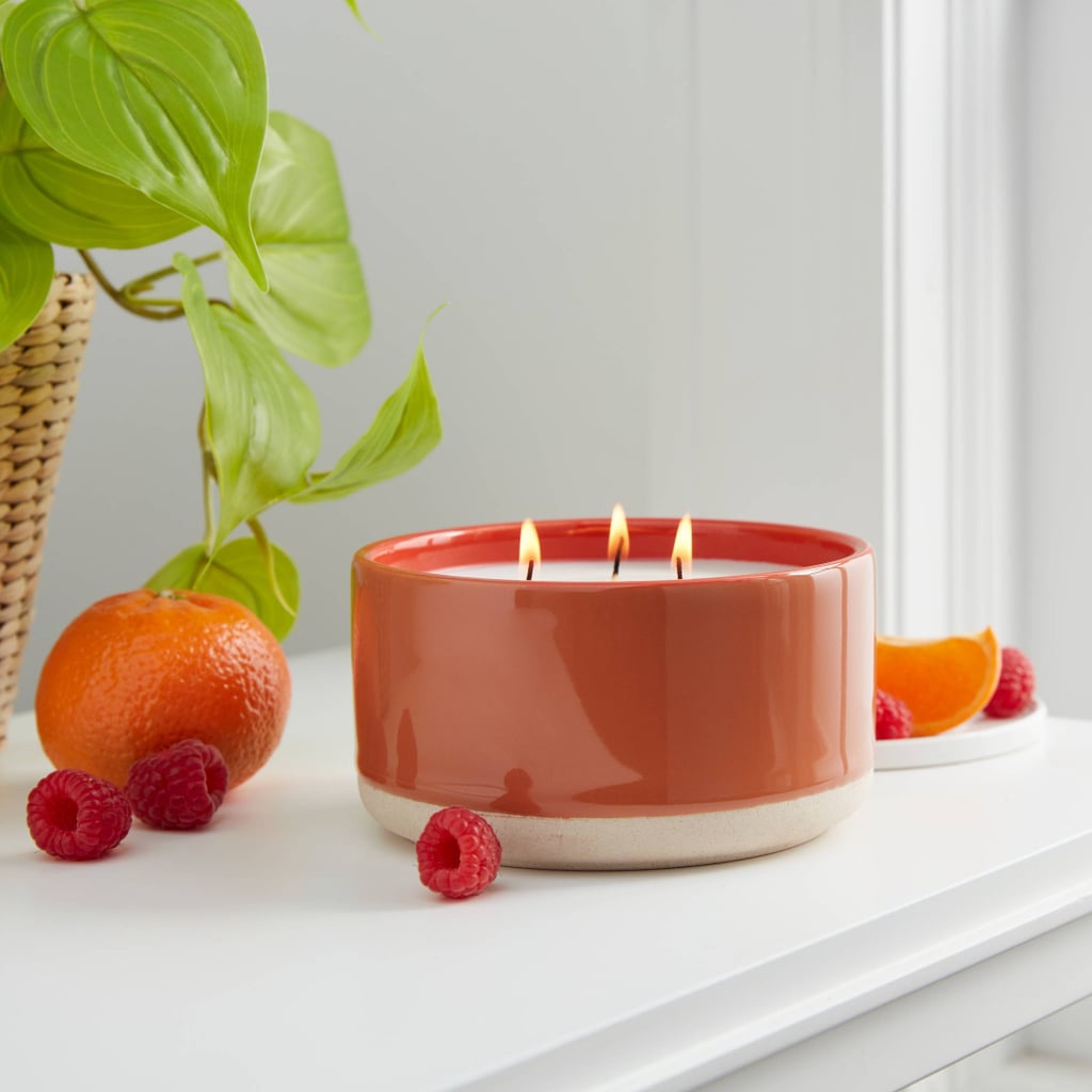 新鲜的柑橘香味:阈值陶瓷3-Wick蜡烛红色普通话和番石榴橙色