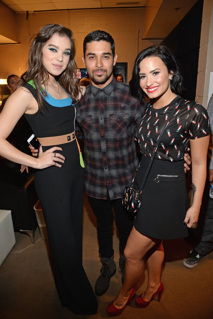 Demi's good friend Hailee Steinfeld was there to support her performance.