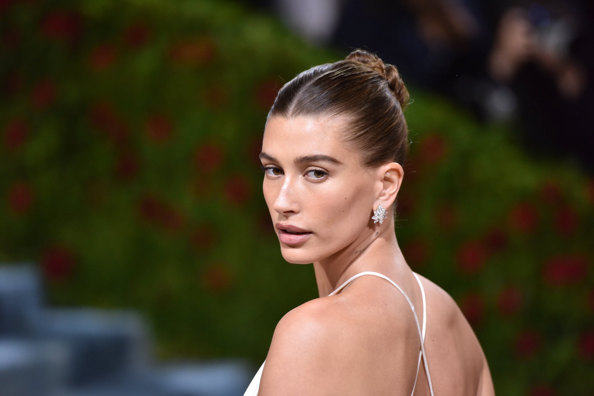 NEW YORK, NEW YORK - MAY 02: Hailey Bieber attends the 2022 Costume Institute Benefit celebrating In America: An Anthology of Fashion at Metropolitan Museum of Art on May 02, 2022 in New York City. (Photo by Sean Zanni/Patrick McMullan via Getty Images)