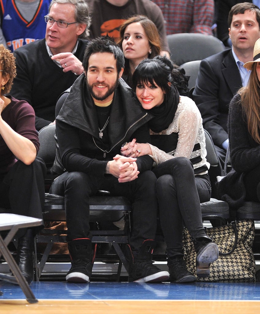 Then-couple Pete Wentz and Ashlee Simpson showed PDA at a NY Knicks game in February 2010.