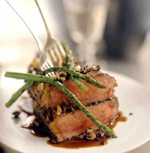 Garlicky Steak and Asparagus Recipe | POPSUGAR Food
