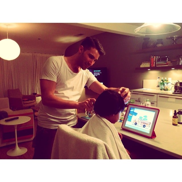 Phyllon Joy Gorré got a haircut in his kitchen from his mom Doutzen Kroes's own stylist.
Source: Instagram user doutzen