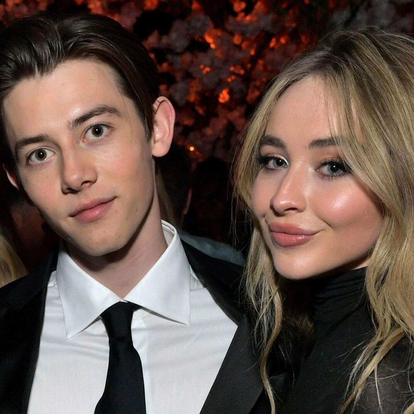 Sabrina Carpenter Boyfriend Now / Sabrina Carpenter Griffin Gluck Pose