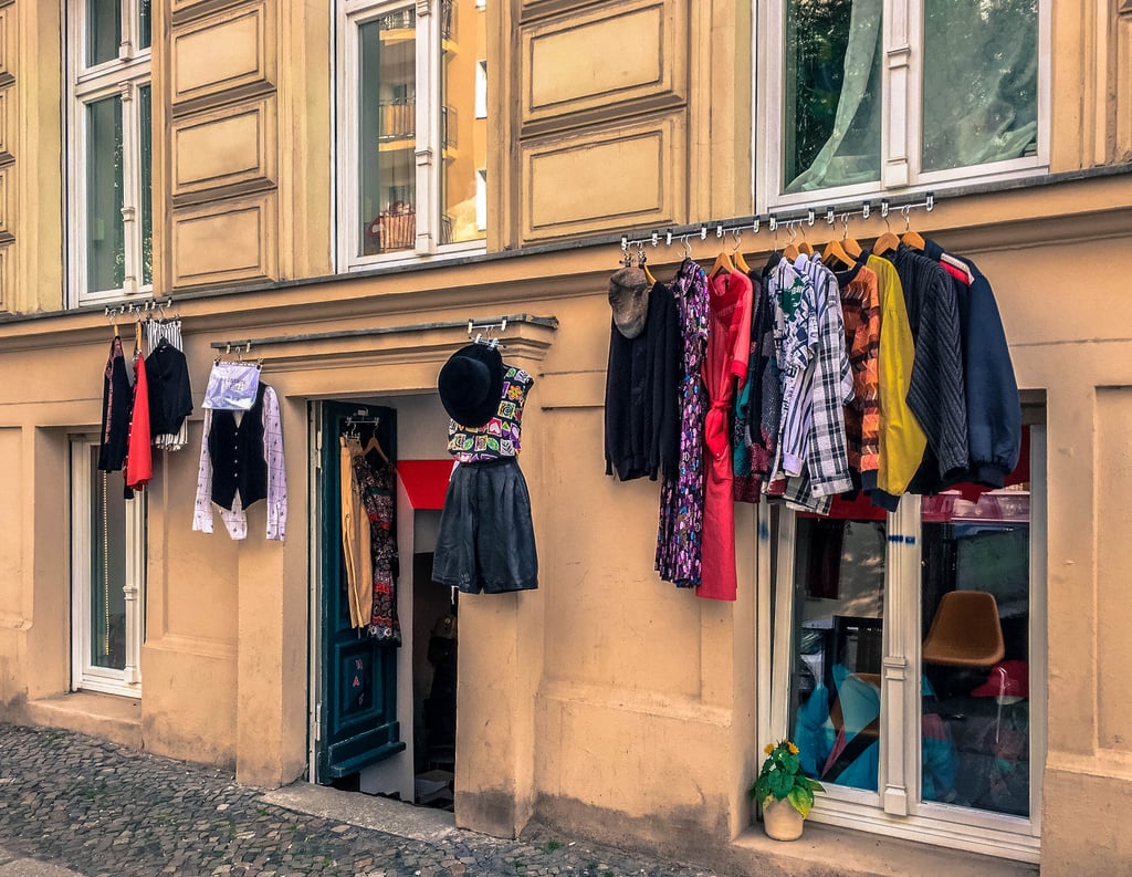 But hey, if crowds aren't really your cup of tea, that's OK. There is a plethora of "street shops" that offer flea-market feels without the packs of people!