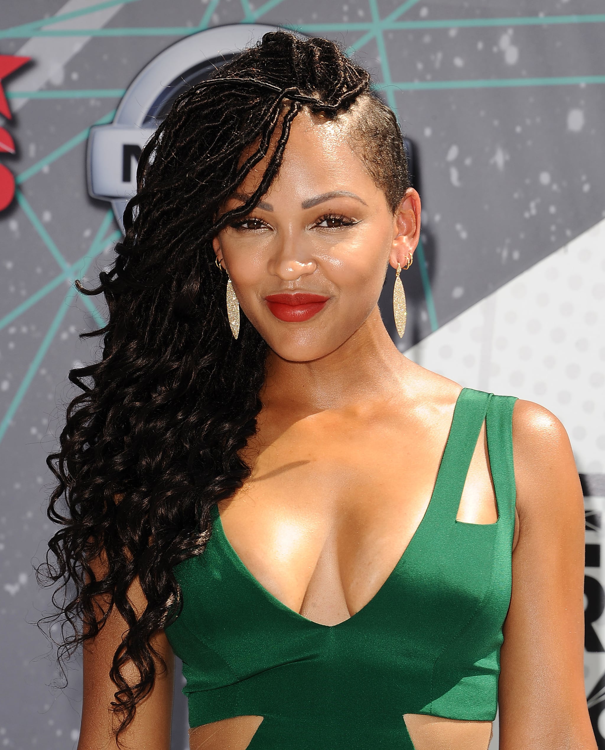 6 Natural Hairstyles with Shaved Sides