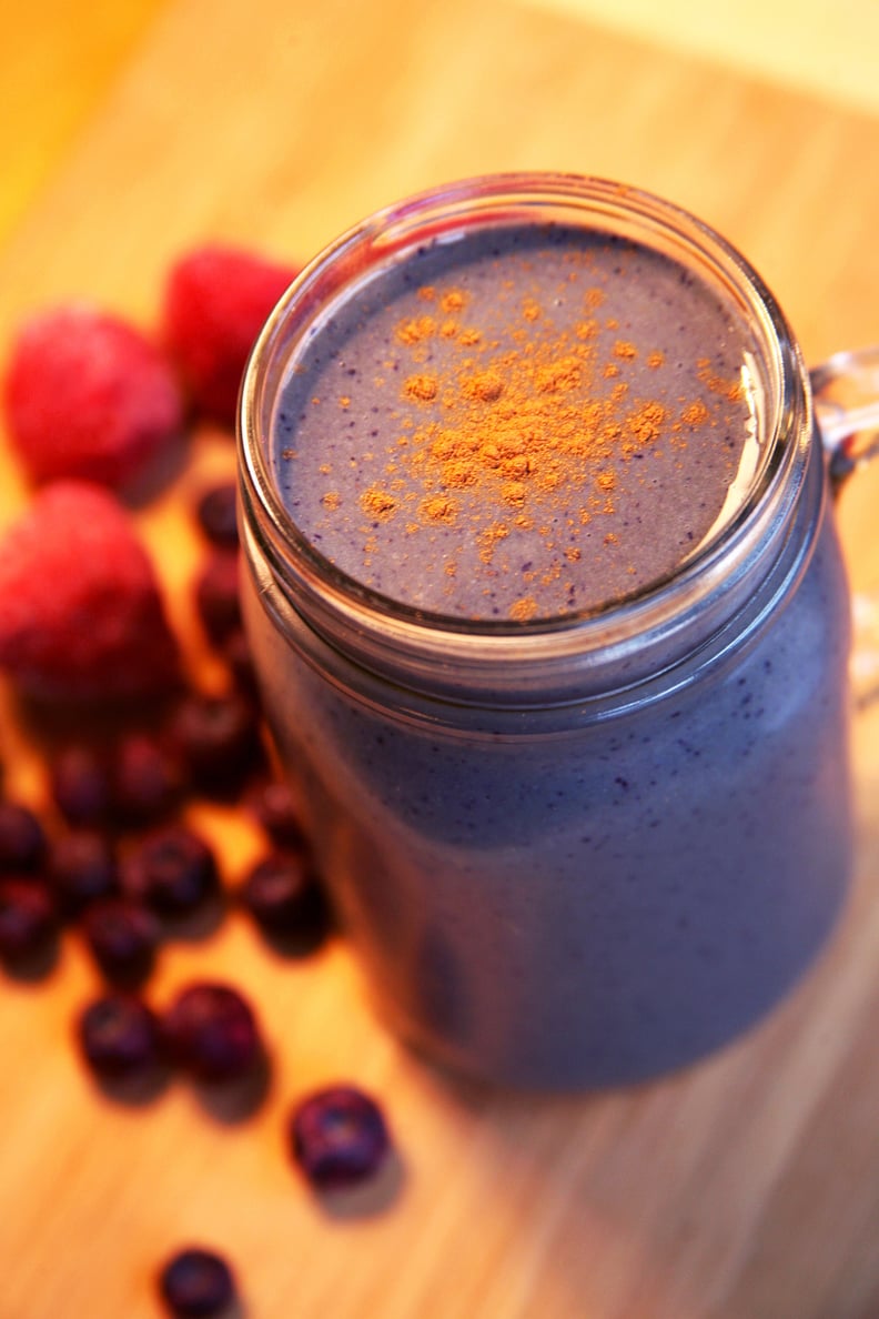 Low-Sugar Berry Cashew Spinach Smoothie