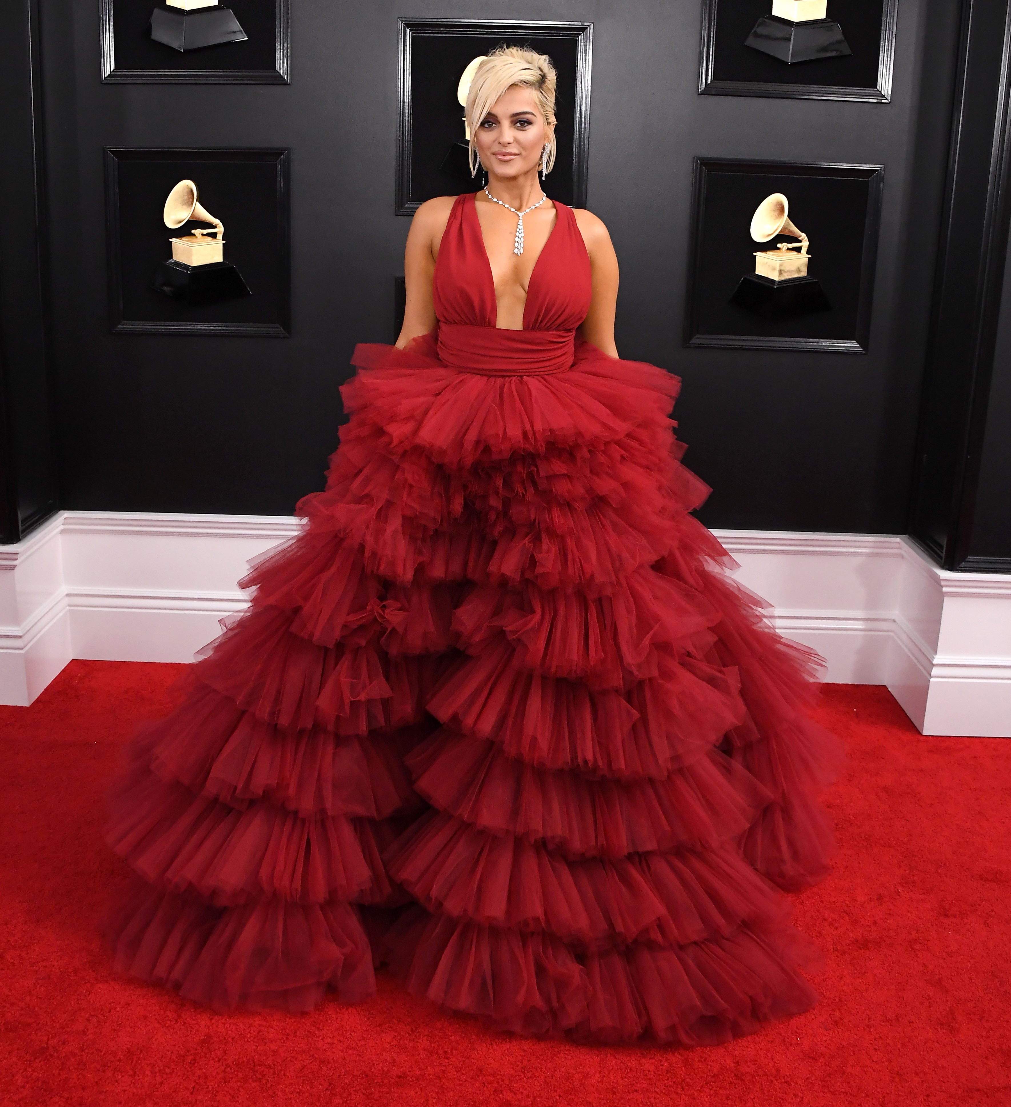 Bebe rexha on sale red dress