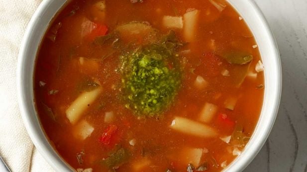 Panera: Low-Fat Vegetarian Garden Vegetable Soup With Pesto