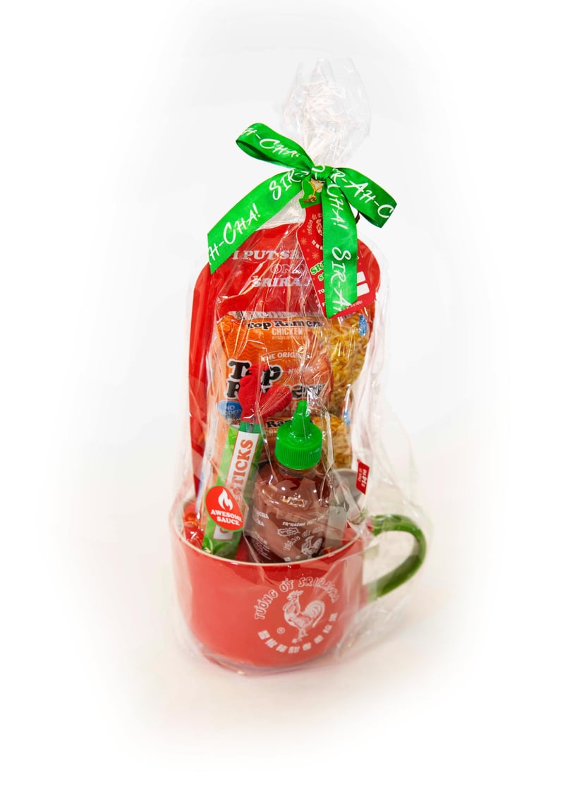 Sriracha Gift Set Mug with Training Chopsticks, Maruchan Instant Ramen  Noodle Soup, and Original Sriracha Hot Chili Sauce, 15 oz 