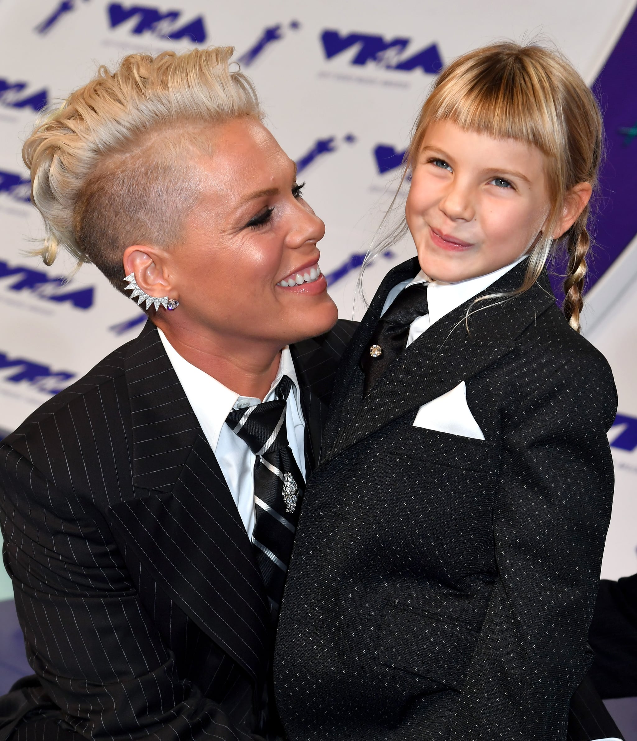 INGLEWOOD, CA - AUGUST 27:  Pink and Willow Sage Hart attend the 2017 MTV Video Music Awards at The Forum on August 27, 2017 in Inglewood, California.  (Photo by Jeff Kravitz/FilmMagic)