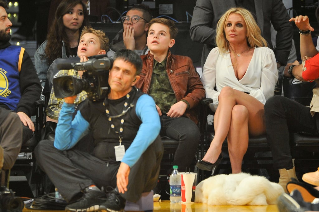 Britney Spears Kissing Boyfriend at LA Lakers Game Nov. 2017