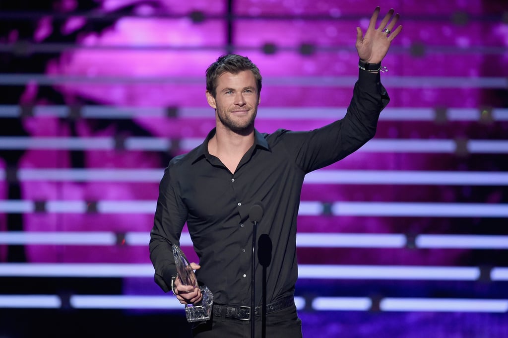 Chris Hemsworth at the People's Choice Awards 2016 Pictures