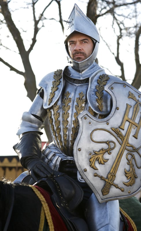 King Henry (Alan Van Sprang) suits up as a knight.