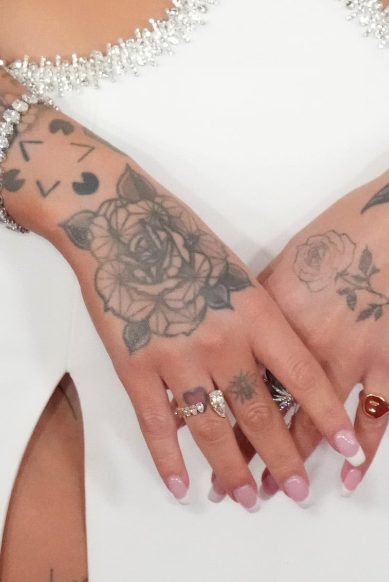 Julia Michaels's Right Hand Tattoos