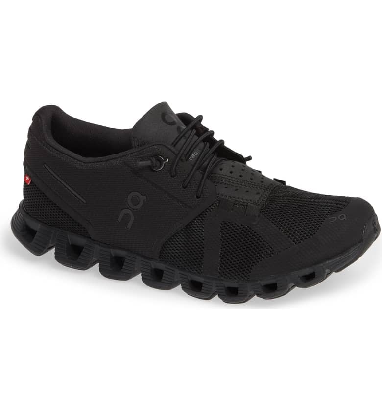 All black top 'shoes 2019