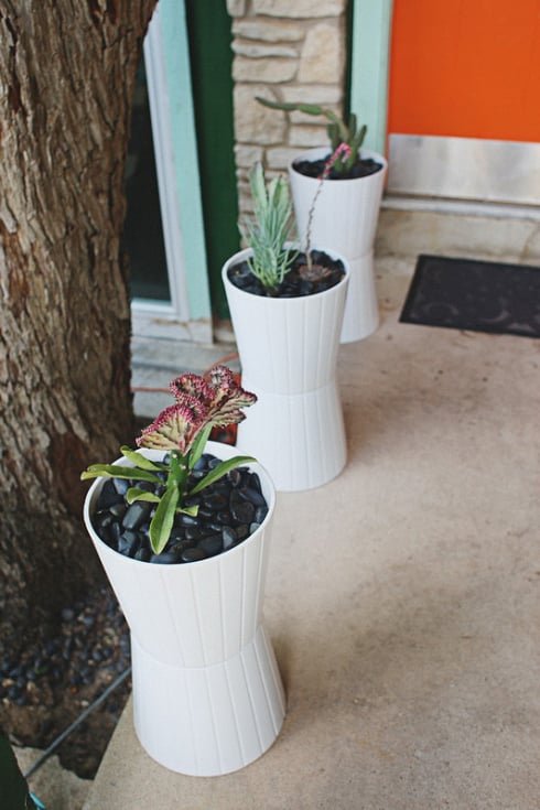 For an easy garden update, try this stacked planter DIY. Putting two Ikea planters together (each about $2!), you can give your patio a midcentury-modern look for less.
Source: Brady Bunch Remodel For an easy garden update, try this stacked planter DIY. Putting two Ikea planters together (each about $2!), you can give your patio a midcentury-modern look for less.
Source: Brady Bunch Remodel