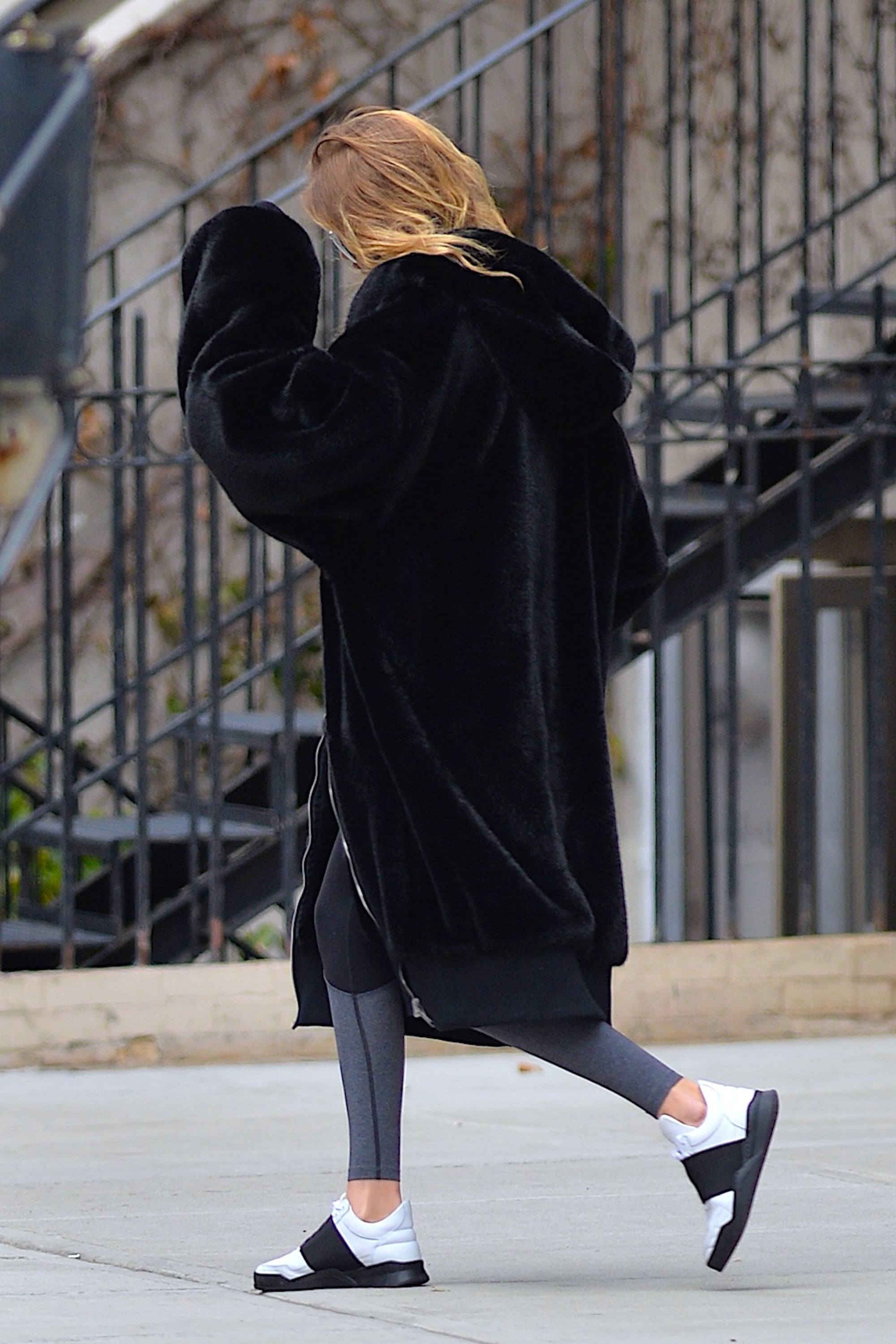 Gigi hadid hotsell puma creepers