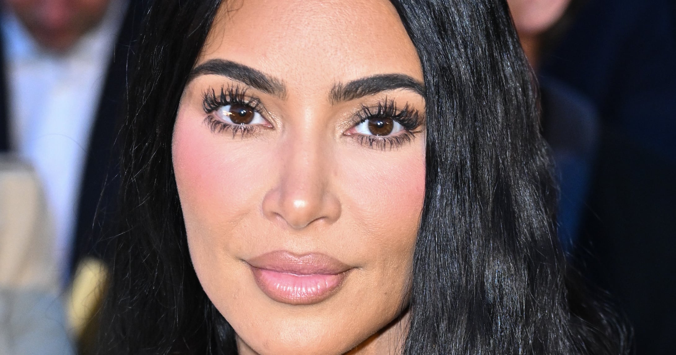 Kim Kardashian’s Bob Haircut Makes Her Look Like Kourtney’s Twin