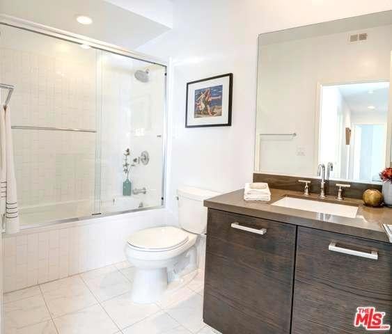 Steven Yeun Selling Hollywood Home November 2016