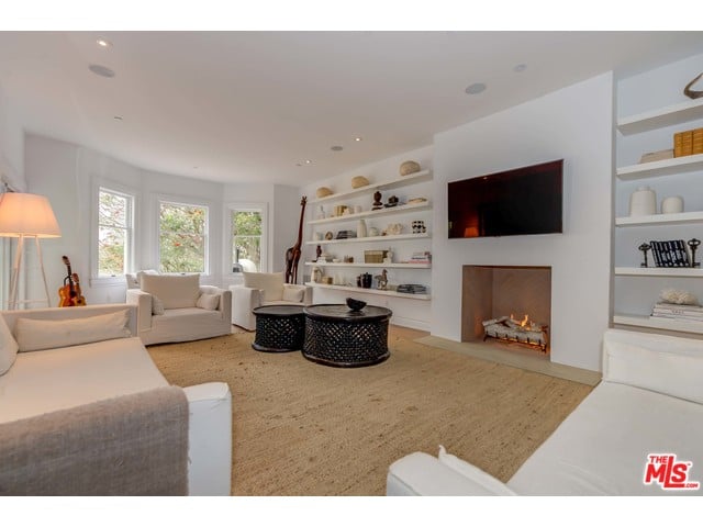 Chris Hemsworth and Elsa Pataky Selling Malibu Home