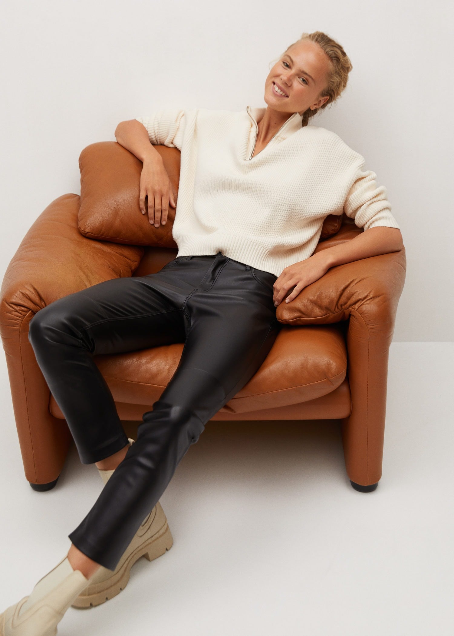 Meghan Markle In A Victoria Beckham Blouse And Leather Pants Popsugar Fashion Meghan markle made a splash on the royal fashion scene with her ripped jeans and messy bun at the 2017 invictus games. meghan markle in a victoria beckham