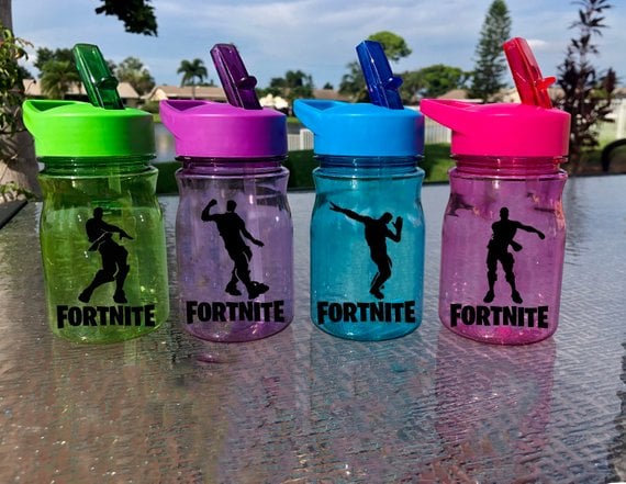 Littlebitvintage.co.uk - Personalised Fortnite water bottle with Fortnite  font just as the game. Most dances available and a variety of colour vinyl  to choose from. Introductory offer of £7 !!! * Bottle