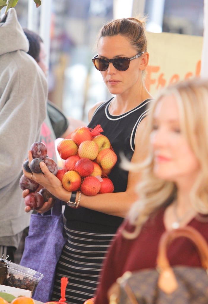 Jennifer Garner Farmers Market Pictures November 2015 | POPSUGAR