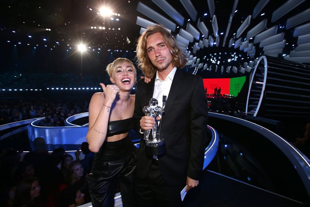 Miley Cyrus Had a Former Homeless Man Accept Her Award
