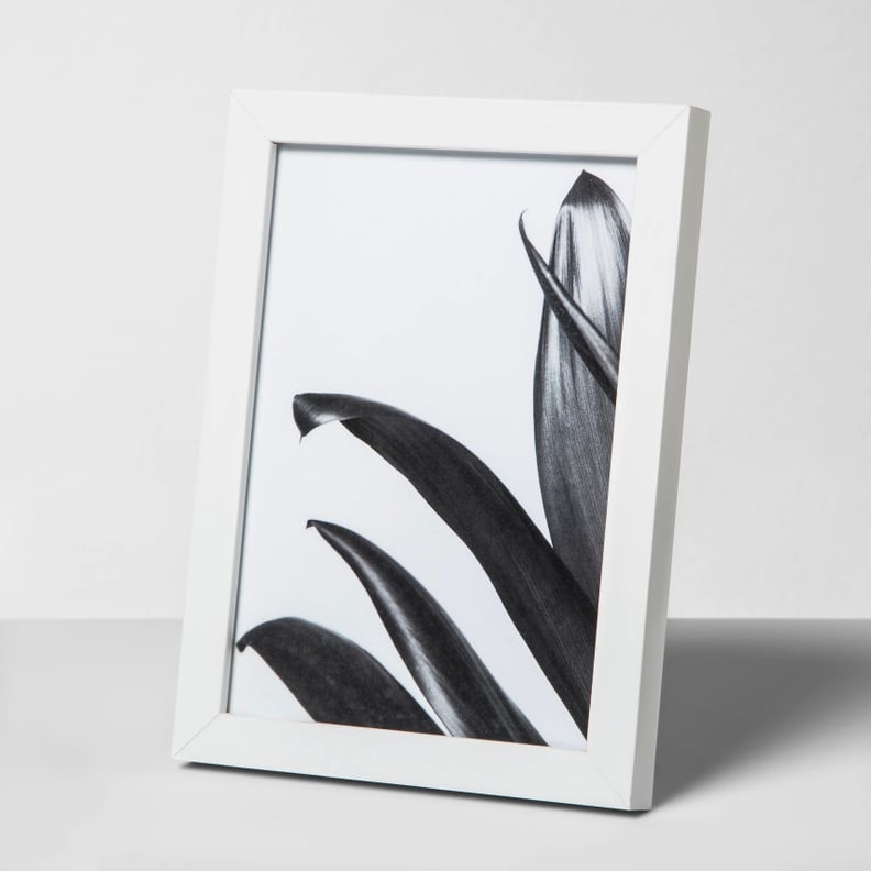 Effortless Decor: Thin Single Picture Frame