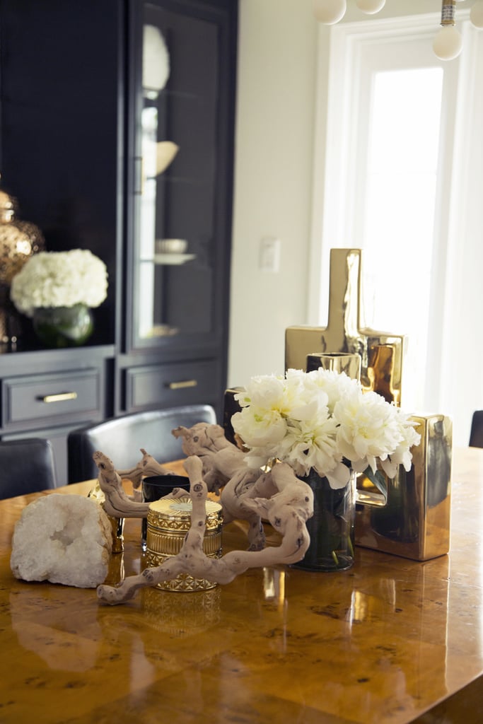 The tabletop was decorated in a similar fashion to the bar, using a