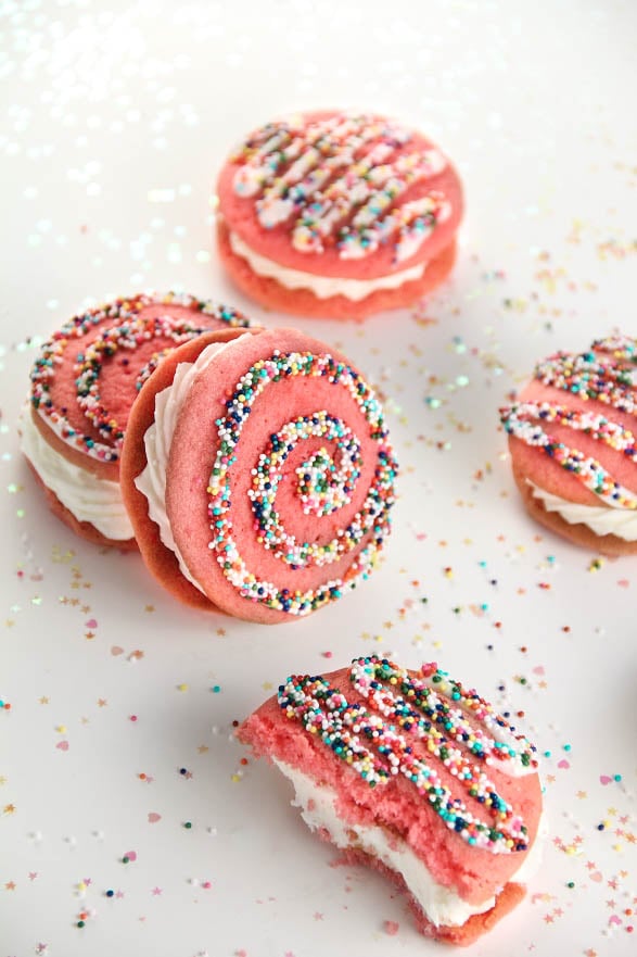 Strawberry Milk Whoopie Pies