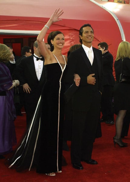 julia roberts 2001 oscar dress