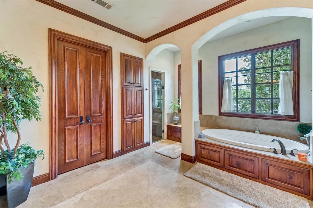 Selena Gomez Selling Her Texas Mansion