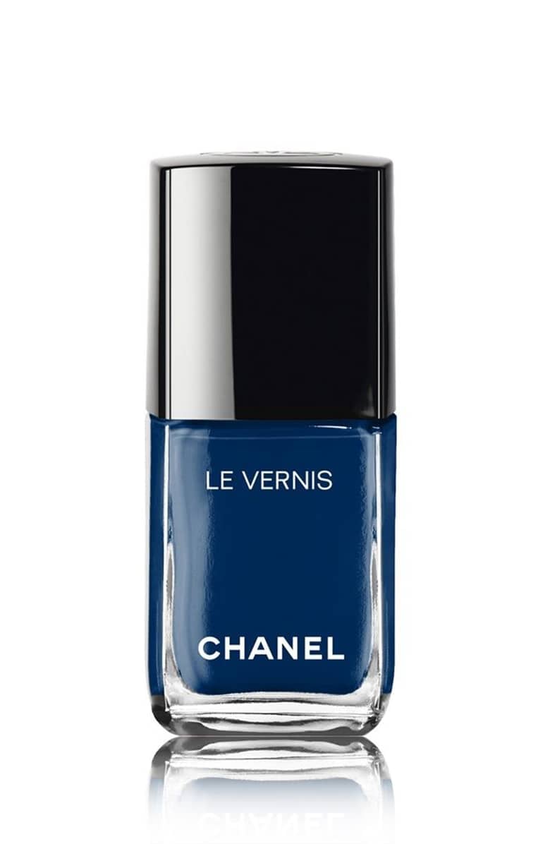 hørbar Anger hamburger Chanel Le Vernis Longwear Nail Colour in Bleu Trompeur | Do You Need to  Paint Your Nails? Try These 9 Gorgeous Blue Shades | POPSUGAR Beauty Photo 7