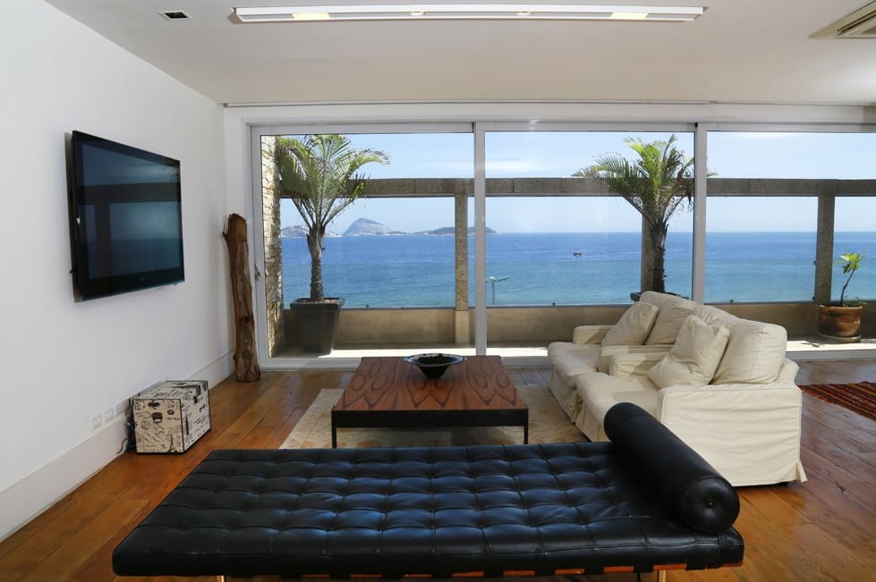 Adriana Lima and Alessandra Ambrosio's Rio Airbnbs Pictures